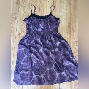 100% Silk Lil from Anthropology Purple Floral Dress size 8 w/ lace neckline